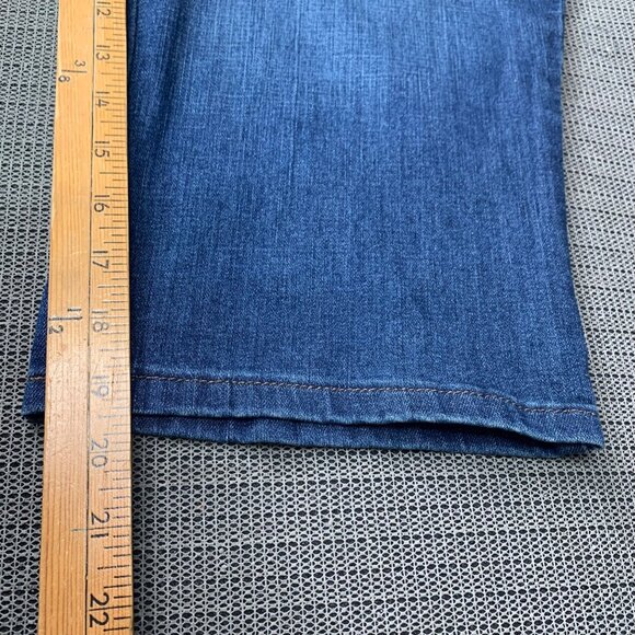 Lee Womens Size 18M Blue Relaxed Fit Denim Bermuda Shorts Mid Rise - Picture 7 of 10